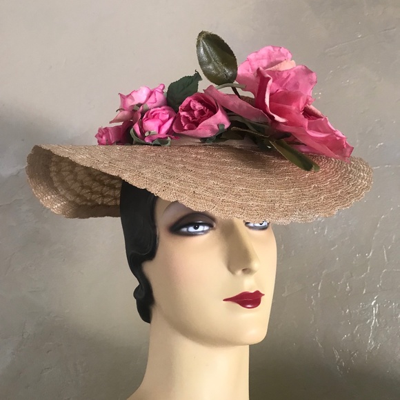 REFINED1940s' CREAM STRAW WIDE BRIM HAT WITH FUCHSIA FABRIC FLOWERS